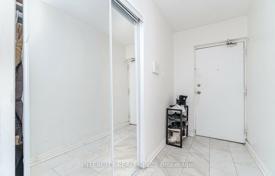 6 dormitorio piso en Etobicoke, Canadá. C$784 000