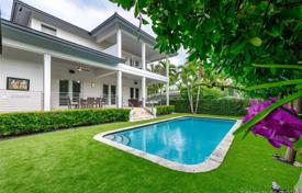 Villa – Key Biscayne, Florida, Estados Unidos. $2 975 000