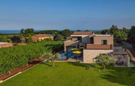 6 dormitorio casa de pueblo 270 m² en Poreč, Croacia. Price on request