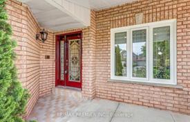 11 dormitorio casa de pueblo en Scarborough, Canadá. C$1 787 000