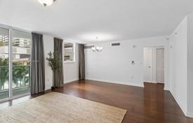 2-dormitorio apartamentos en condominio 104 m² en Miami, Estados Unidos. $615 000