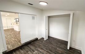 4 dormitorio casa de pueblo 175 m² en Miami, Estados Unidos. $597 000