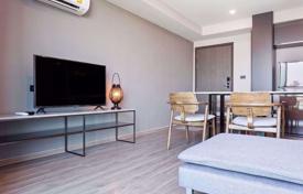 2-dormitorio apartamentos en condominio en Watthana, Tailandia. $308 000