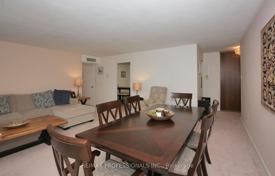 7 dormitorio piso en Etobicoke, Canadá. C$974 000