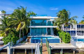 Villa – Miami Beach, Florida, Estados Unidos. $7 900 000