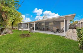 4 dormitorio casa de pueblo 221 m² en Miami, Estados Unidos. $550 000
