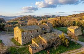 Terreno en Radicondoli, Italia. 2 800 000 €
