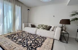 3 dormitorio piso en Estepona, España. 695 000 €
