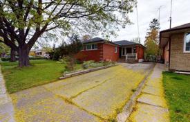 Casa de pueblo – Etobicoke, Toronto, Ontario,  Canadá. C$1 007 000
