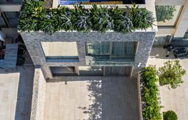 2 dormitorio chalet 204 m² en Tivat city, Montenegro. 994 000 €