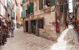 2 dormitorio piso 49 m² en Rovinj, Croacia. 415 000 €