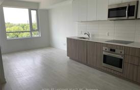 5 dormitorio piso en Saint Clair Avenue West, Canadá. C$954 000
