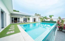 5 dormitorio villa 350 m² en Pattaya, Tailandia. $891 000