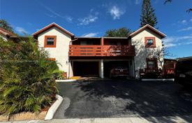 2-dormitorio apartamentos en condominio 147 m² en Hollywood, Estados Unidos. $425 000