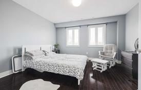 4 dormitorio adosado en Etobicoke, Canadá. C$1 813 000