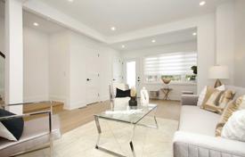7 dormitorio casa de pueblo en Etobicoke, Canadá. C$1 839 000