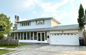 9 dormitorio casa de pueblo en Scarborough, Canadá. C$2 200 000