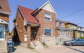 Casa de pueblo – Pape Avenue, Toronto, Ontario,  Canadá. C$1 138 000