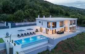 6 dormitorio casa de pueblo 310 m² en Matulji, Croacia. Price on request
