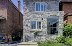 Casa de pueblo – East York, Toronto, Ontario,  Canadá. C$1 451 000
