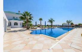 10 dormitorio chalet 1167 m² en Pyrgos, Chipre. 6 000 000 €