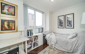 5 dormitorio piso en North York, Canadá. C$907 000