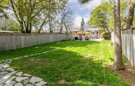 5 dormitorio casa de pueblo en Etobicoke, Canadá. C$1 694 000