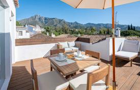 3 dormitorio adosado 220 m² en Marbella, España. 990 000 €