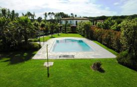 Villa – Forte dei Marmi, Toscana, Italia. 18 000 €  por semana