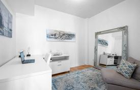 2 dormitorio piso en Lake Shore Boulevard West, Canadá. C$745 000