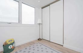 6 dormitorio piso en North York, Canadá. C$1 054 000
