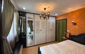 1-dormitorio apartamentos en condominio en Din Daeng, Tailandia. $178 000