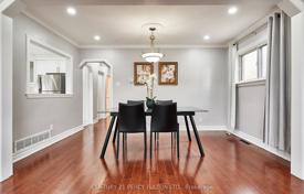 6 dormitorio casa de pueblo en Scarborough, Canadá. C$1 681 000