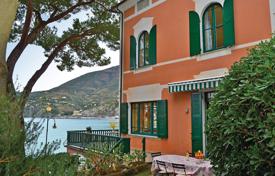 Villa – Levanto, Liguria, Italia. 8 500 €  por semana