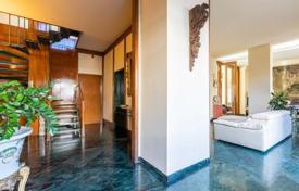 4 dormitorio piso en Milán, Italia. Price on request