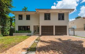 Chalet – Coral Gables, Florida, Estados Unidos. $790 000