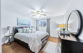6 dormitorio casa de pueblo en Scarborough, Canadá. C$1 259 000
