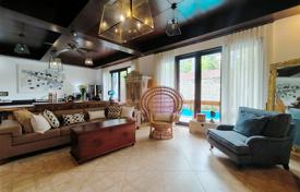 2 dormitorio villa 200 m² en Jalan Umalas, Indonesia. $323 000