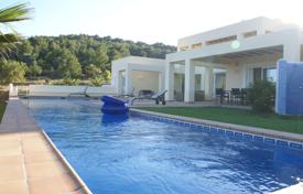 Villa – Ibiza, Islas Baleares, España. 7 200 €  por semana