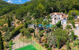8 dormitorio villa en Grasse, Francia. 3 950 000 €