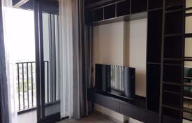 1-dormitorio apartamentos en condominio en Phra Khanong, Tailandia. $159 000