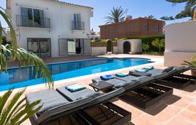 Villa – San Pedro Alcántara, Andalucía, España. 4 900 €  por semana
