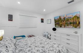 4 dormitorio casa de pueblo 142 m² en Miami, Estados Unidos. $740 000