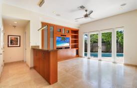 Villa – Bay Harbor Islands, Florida, Estados Unidos. $1 349 000