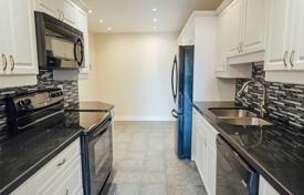 3 dormitorio adosado en Etobicoke, Canadá. C$1 297 000