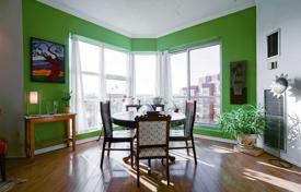 5 dormitorio piso en Scarborough, Canadá. C$648 000