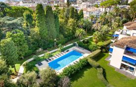 3 dormitorio piso en Cap d'Antibes, Francia. 1 150 000 €