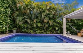 Villa – Lagorce Drive, Miami Beach, Florida,  Estados Unidos. 1 543 000 €