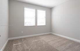 3 dormitorio casa de pueblo 232 m² en Florida, Estados Unidos. $585 000