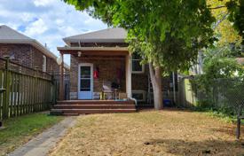 12 dormitorio casa de pueblo en Etobicoke, Canadá. C$1 208 000